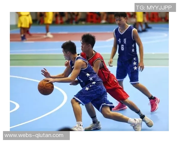 区俊炫领衔对决东莞队全力争胜展现篮球激情与团队合作精神